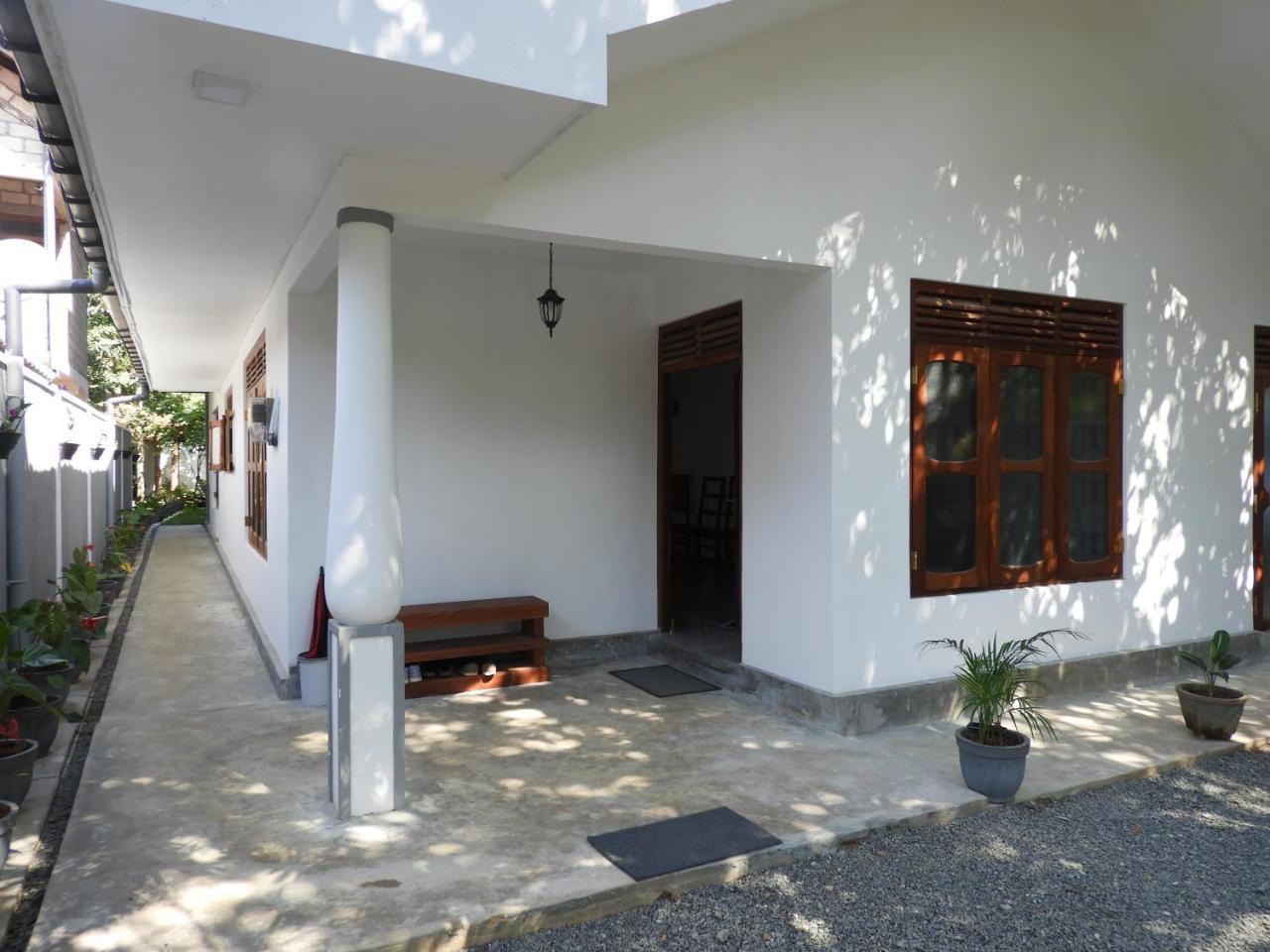 Me Yoga Villa Kumbalgama Exterior photo